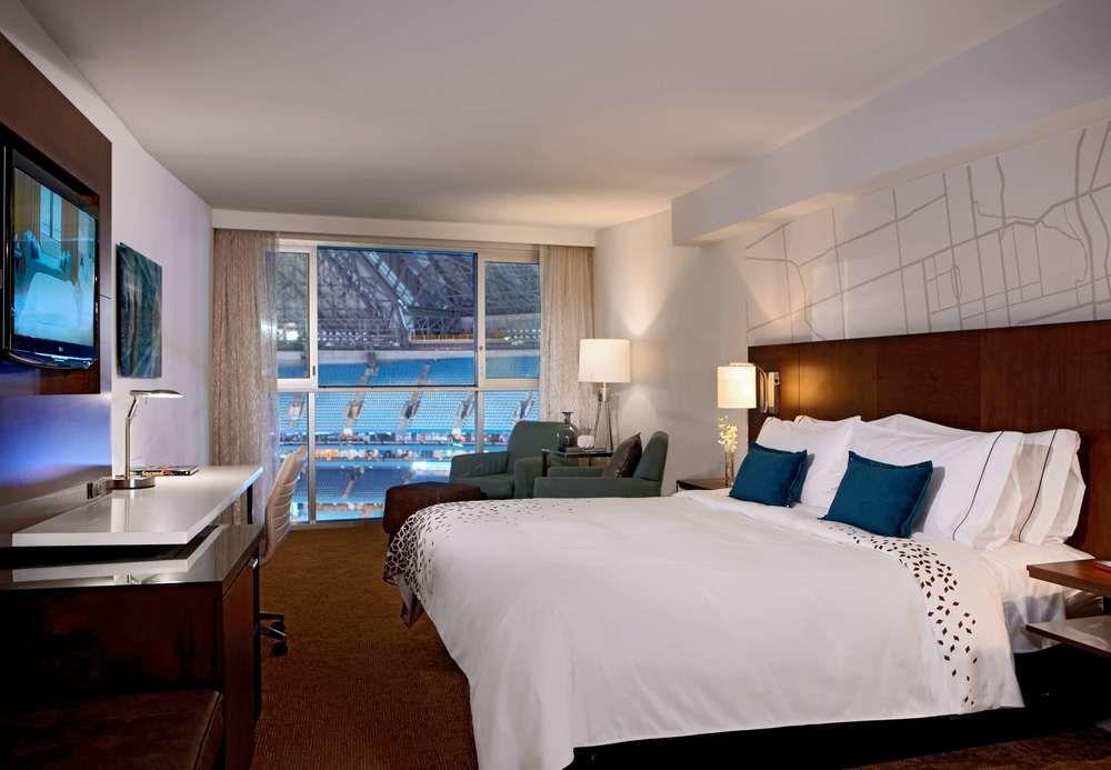 Toronto Marriott City Centre Hotel Экстерьер фото