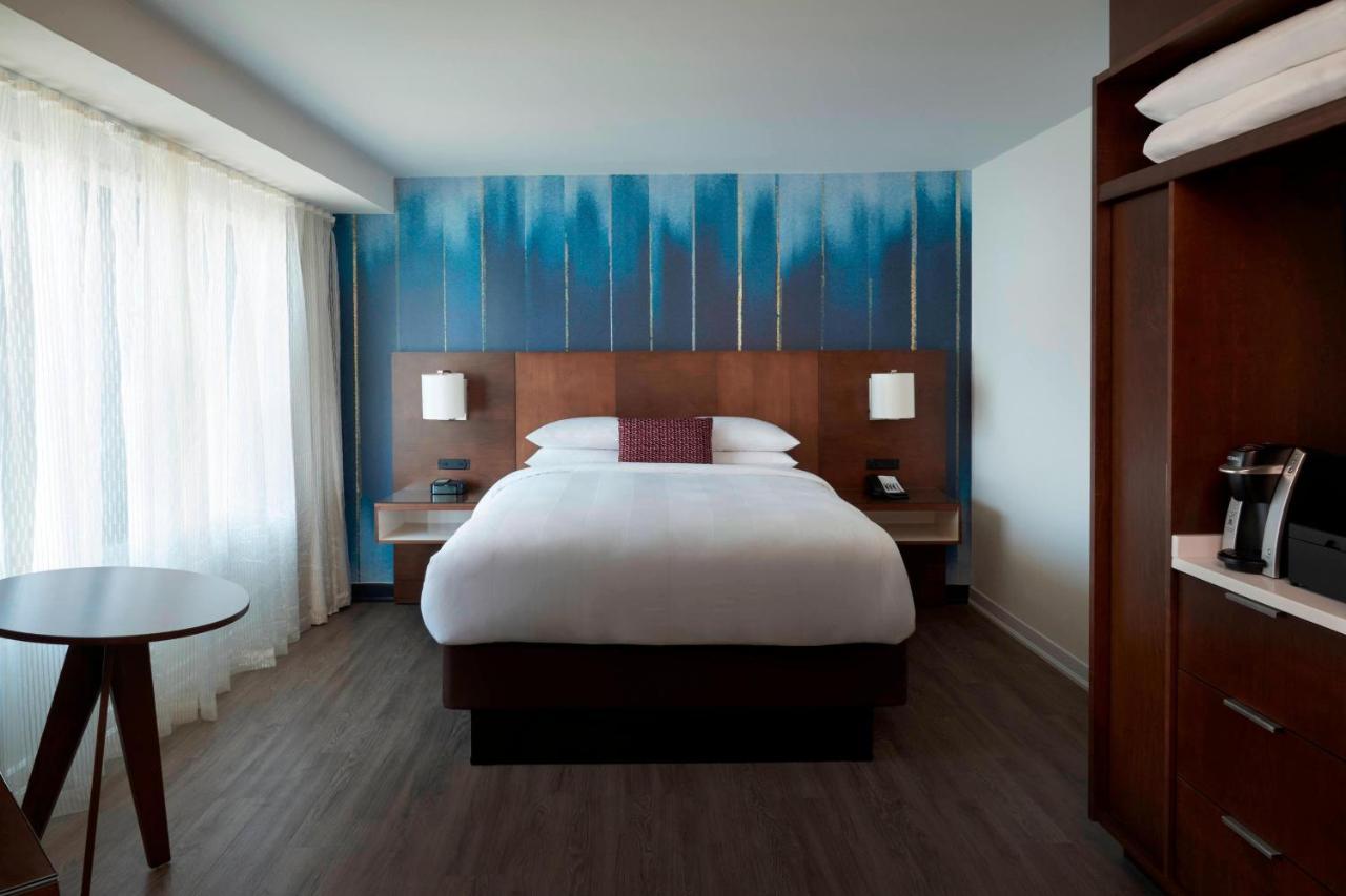 Toronto Marriott City Centre Hotel Экстерьер фото