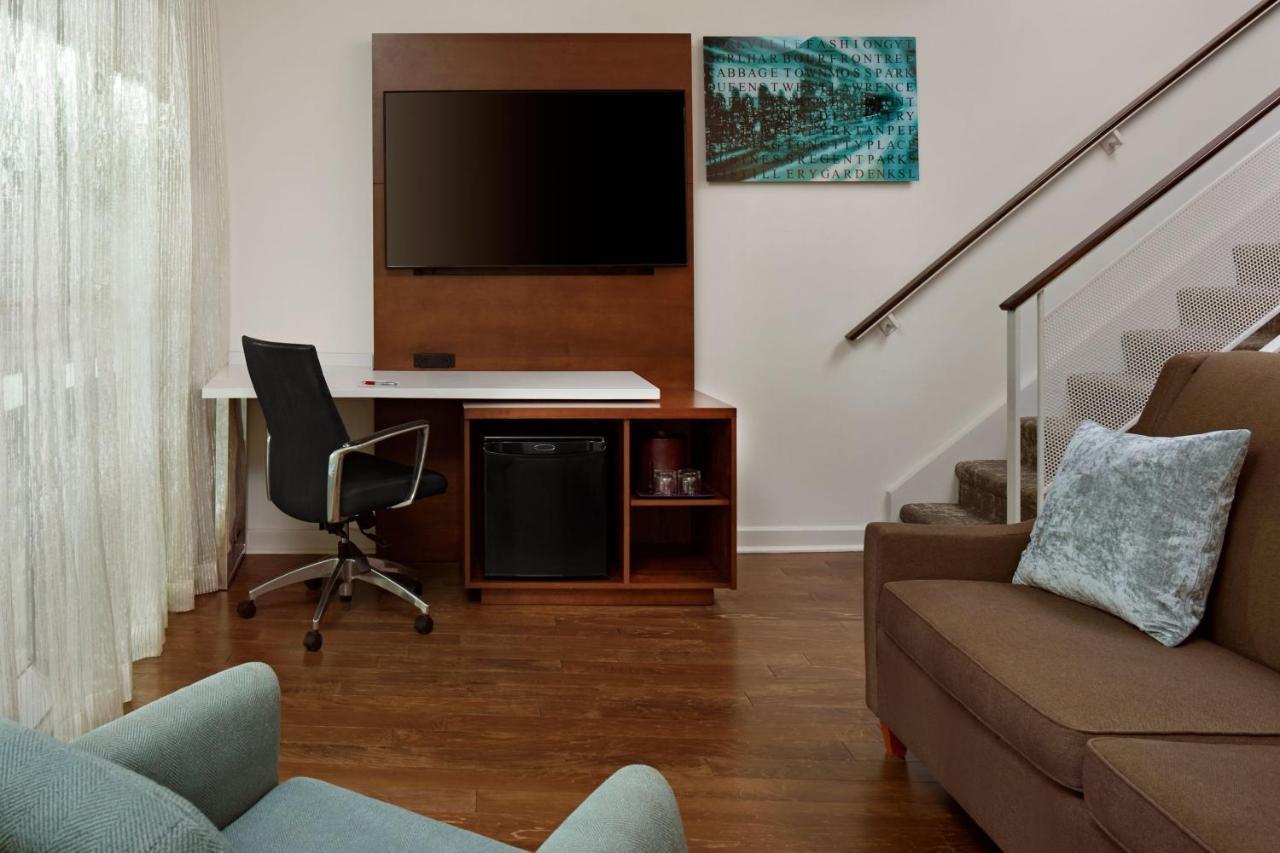 Toronto Marriott City Centre Hotel Экстерьер фото