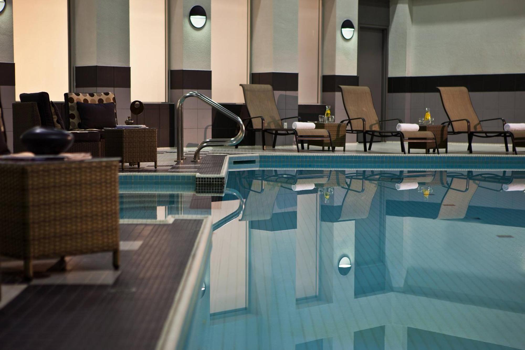 Toronto Marriott City Centre Hotel Экстерьер фото