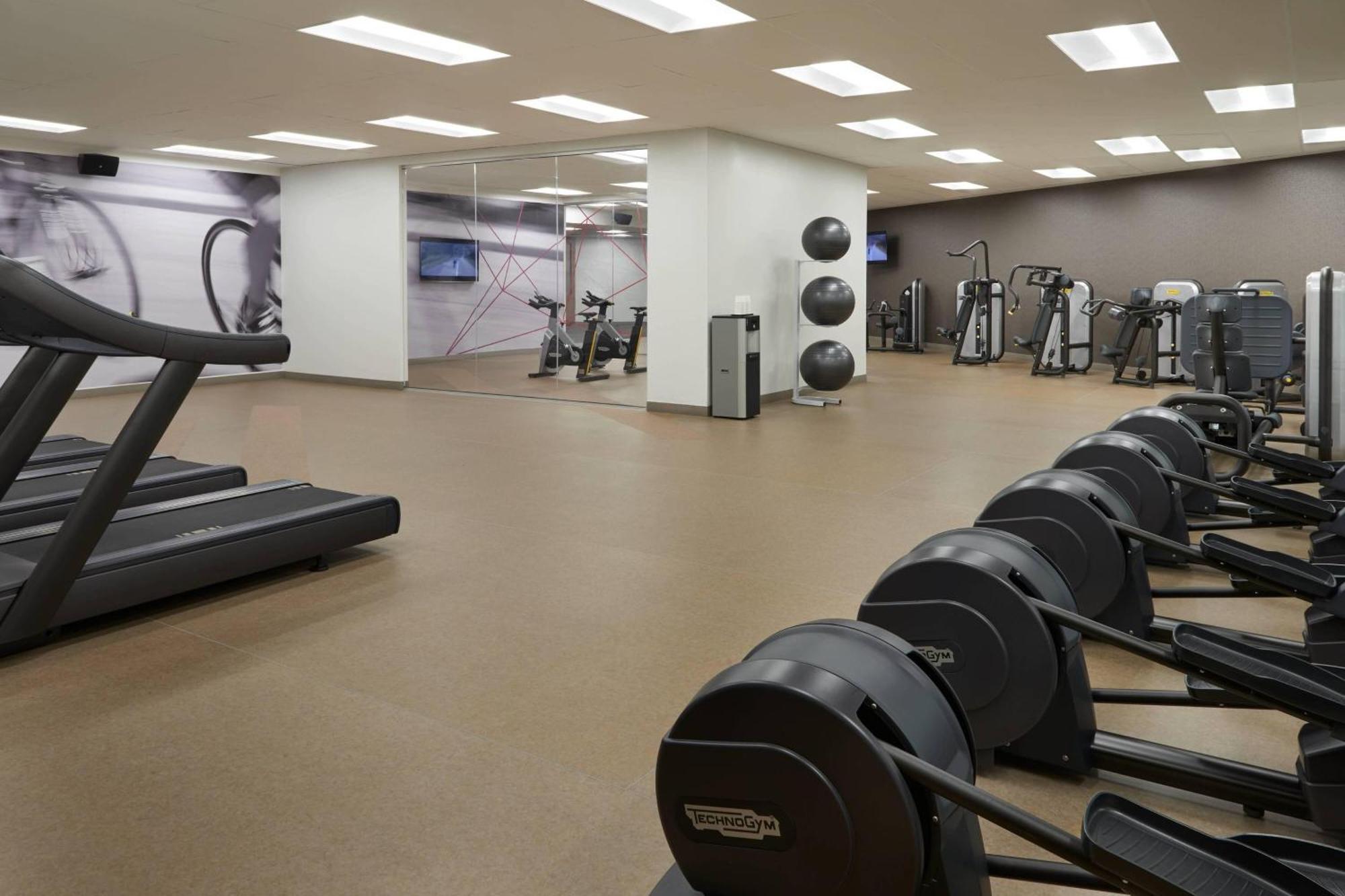 Toronto Marriott City Centre Hotel Экстерьер фото